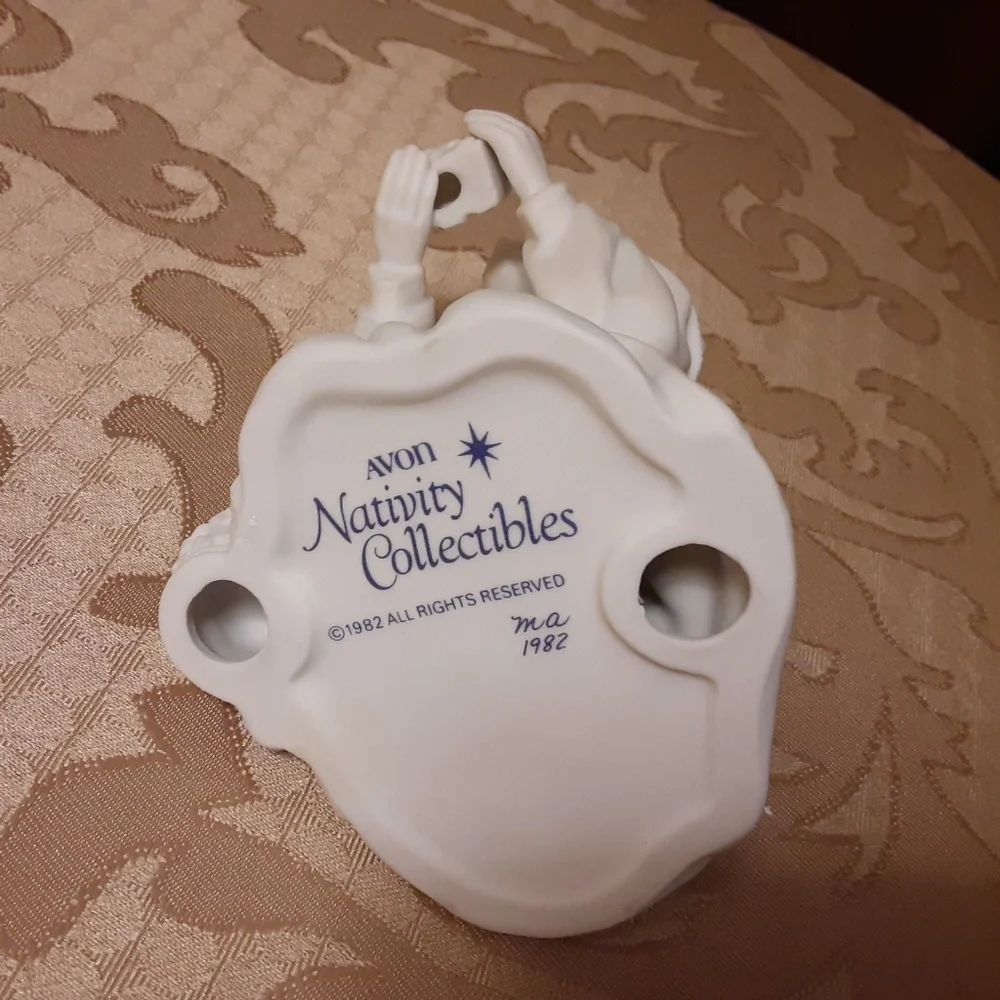Avon Nativity Collectibles Magi-Melchior Porcelain Figurine